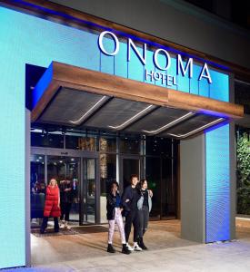 Hostia v ubytovaní ONOMA Hotel