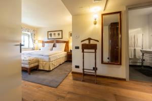 Postel nebo postele na pokoji v ubytování Schloss Frankenberg