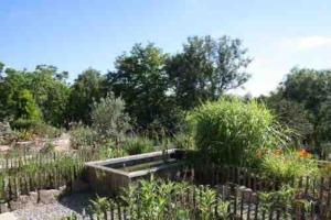 Gîte Le Maine Libre* SPA* Calme et authenticité外面的花园