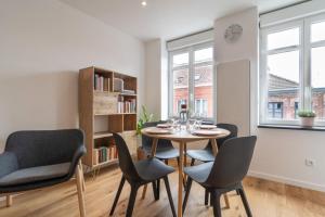 Część wypoczynkowa w obiekcie Lille center equipped and bright apartment