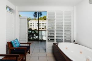 Gambar di galeri bagi Bottlebrush: A Beachside Resort Paradise di Palm Cove +21 gambar