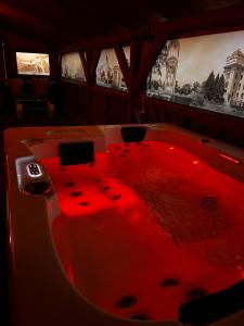 Fotografie z fotogalerie ubytování B-HAUSE zárt parkolóval és jacuzzival v destinaci Debrecín
