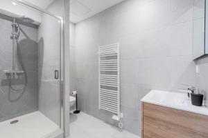 Kúpeľňa v ubytovaní Lille Saint-Michel Fully-equipped studio