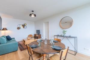 Posedenie v ubytovaní Charming apartment 2ch 4p parking and balcony