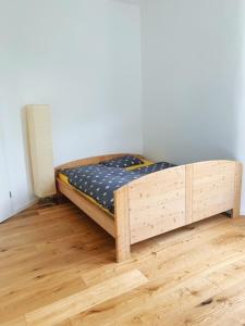 Een bed of bedden in een kamer bij Yasmin Pension