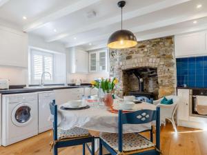 Η κουζίνα ή μικρή κουζίνα στο 2 Bed in Par 81252 +9 φωτογραφίες