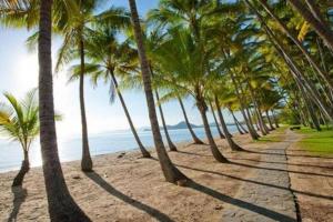 Gallery image of 'Hibiscus Haven' Resort-style Chic by the Beach in Palm Cove