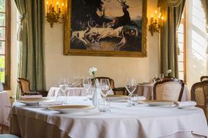 Restaurace v ubytování Château de Courcelles - Relais & Châteaux