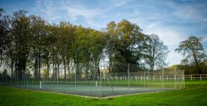 Tennis ou squash au sein de l'hôtel ou à proximité