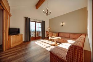 TV a/nebo společenská místnost v ubytování Hotel Lerch