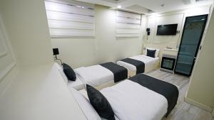 TV a/nebo společenská místnost v ubytování Mitra otel + 24 fotografií