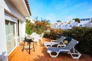 A balcony or terrace at LITORAL COSTA DORADA - LAS CUMBRES Only families