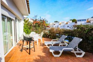 A balcony or terrace at LITORAL COSTA DORADA - LAS CUMBRES Only families