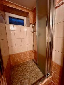 Ein Badezimmer in der Unterkunft Apartmány Teddy Bojnice