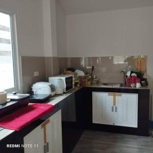 Η κουζίνα ή μικρή κουζίνα στο Bann Sukjai