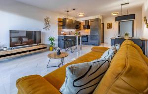 Fotografie z fotogalerie ubytování Cozy Apartment In Pula With Wifi v destinaci Fižela