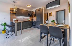 Fotografie z fotogalerie ubytování Cozy Apartment In Pula With Wifi v destinaci Fižela