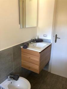 Ένα μπάνιο στο BLUE SEAS