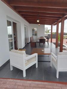 Χώρος καθιστικού στο Villa Pol Lanzarote +17 φωτογραφίες