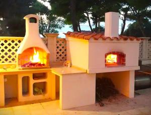 a model of a play house with a fireplace at Villa Laura in Bari +84 photos