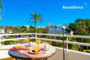En balkon eller terrasse på Villa Cancun by Rentallorca