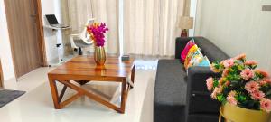Posezení v ubytování Beautiful 1 BHK in Dehradun