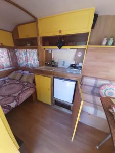 Fotografie z fotogalerie ubytování Maestrat Park Static Homes, Motorhomes, Caravans & Tents v destinaci Sant Jordi