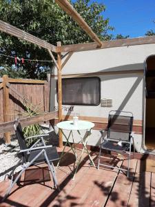 Fotografie z fotogalerie ubytování Maestrat Park Static Homes, Motorhomes, Caravans & Tents v destinaci Sant Jordi + 37 fotografií