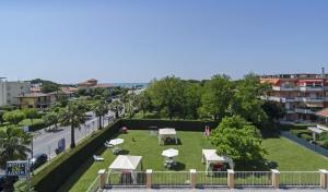 Φωτογραφία από το άλμπουμ του Hotel Lido σε Marina di Massa +52 φωτογραφίες