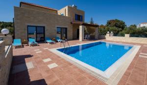 Πισίνα στο ή κοντά στο Villa Aliki - Traditional stone house with maximum privacy and stunning views ! +22 φωτογραφίες