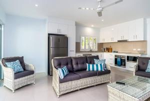 Kuchyň nebo kuchyňský kout v ubytování The Last Resort Villa 2