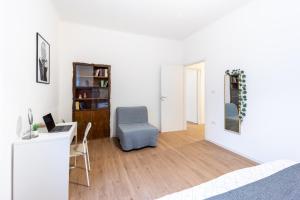 Knihovna v apartmánu + 33 fotografií