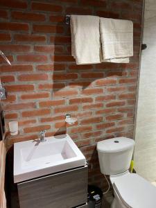 Vannituba majutusasutuses El refugio del Guayacán