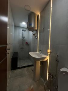 Fotografie z fotogalerie ubytování luxury 2 bedroom apartment in Rehab city v Káhiře