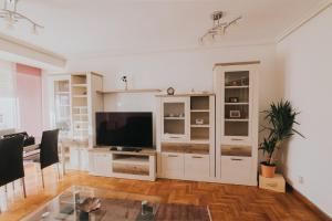 Μια τηλεόραση ή/και κέντρο ψυχαγωγίας στο Apartamento Siervas de Jesús