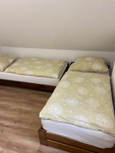 Postel nebo postele na pokoji v ubytování TVM Ostrava 1
