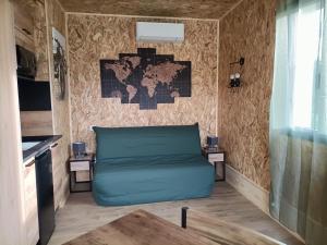 Posezení v ubytování La cabane des jours heureux