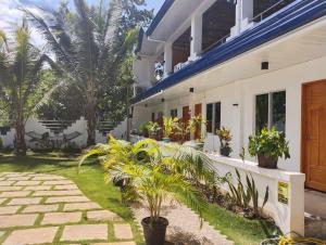 Κήπος έξω από το Blue Pagoda Rooms