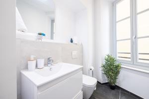 Charming City Center Studio 302