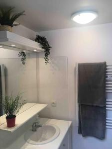 Bilik mandi di CHALET DES PAZ
