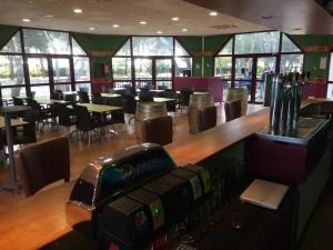 Restaurace v ubytování DC - L'Amira 3ch, 2 SDB, 40m2, Confort et détente