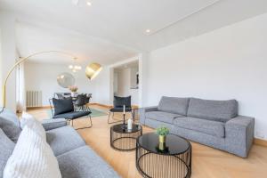 Зона вітальні в Large 130 m² 4-bedroom apartment
