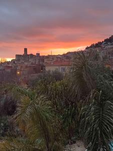 Fotografia z galérie ubytovania CHARMANTE MAISON DE VACANCES v destinácii Grasse