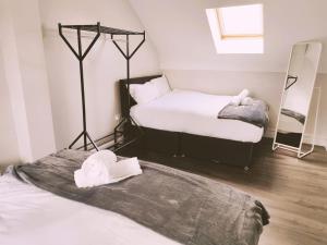 Postel nebo postele na pokoji v ubytování Perfect City Centre 3 bedroom home FREE parking