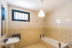 Koupelna v ubytování Villa Manrique by Villa Plus + 10 fotografií