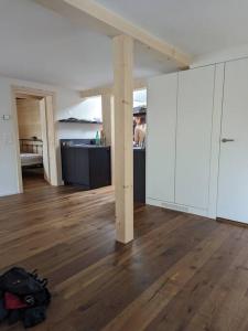 Köök või kööginurk majutusasutuses Region de Gstaad - Ultra Modern Apartment- Huge Roof Terrace - Great Views