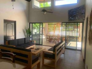 Gallery image of Casa TropiCalm, Estancia Completa en Tamarindo Guanacaste in Tamarindo