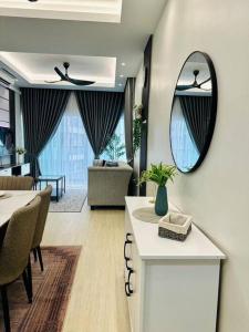 Χώρος καθιστικού στο Sunset View at Modern Home +7 φωτογραφίες