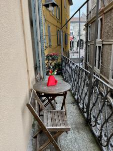 A balcony or terrace at Casa Vacanze Piazza Vecchia