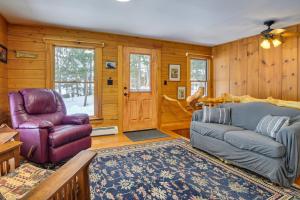 Gallery image of Weld Waterfront Log Cabin with Kayaks and Canoes! 
